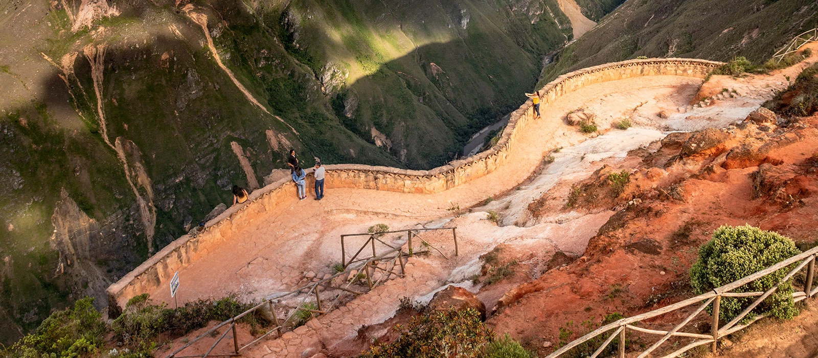¡Promociona tu negocio en Y Tú Qué Planes!