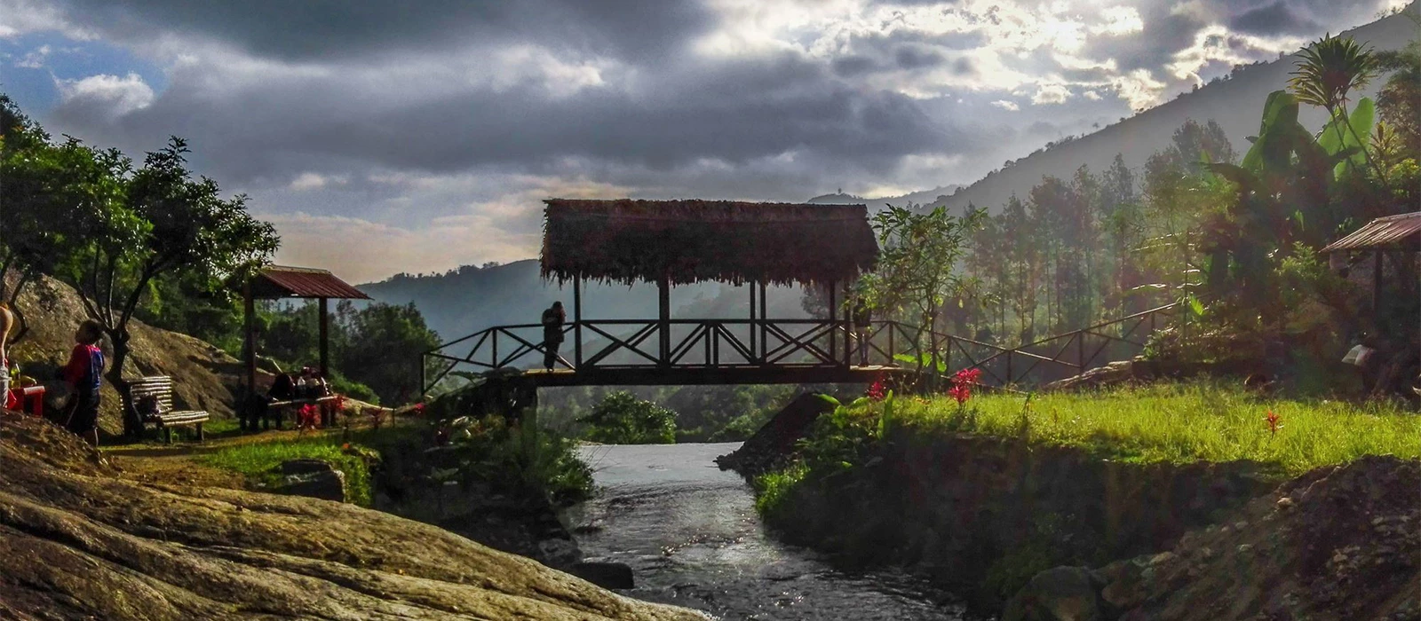 ¡Promociona tu negocio en Y Tú Qué Planes!