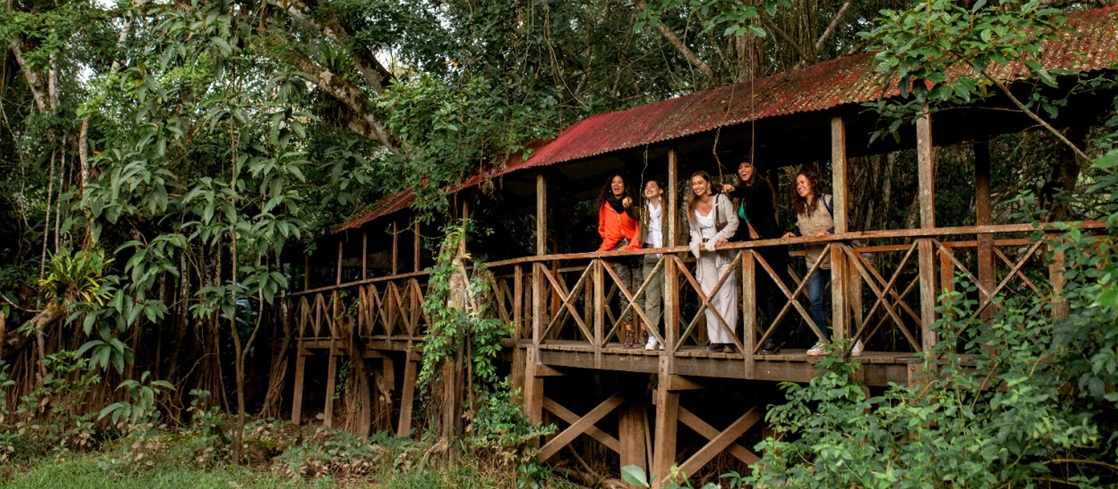 ¡Promociona tu negocio en Y Tú Qué Planes!