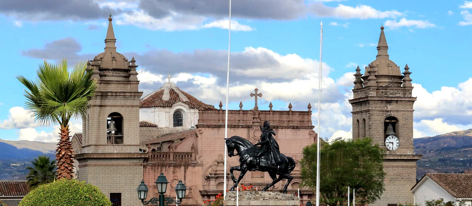 ¡Promociona tu negocio en Y Tú Qué Planes!