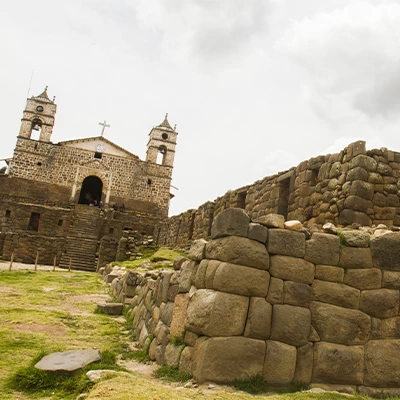 Camina por Vilcas Huaman: el pueblo que une dos mágicas historias