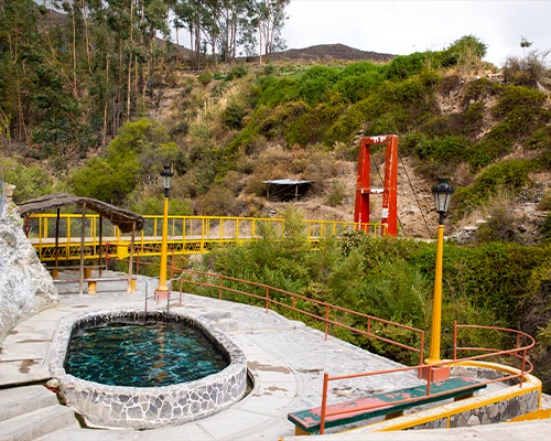 Descubre Tarata: arquitectura colonial, cultura viva y baños termales