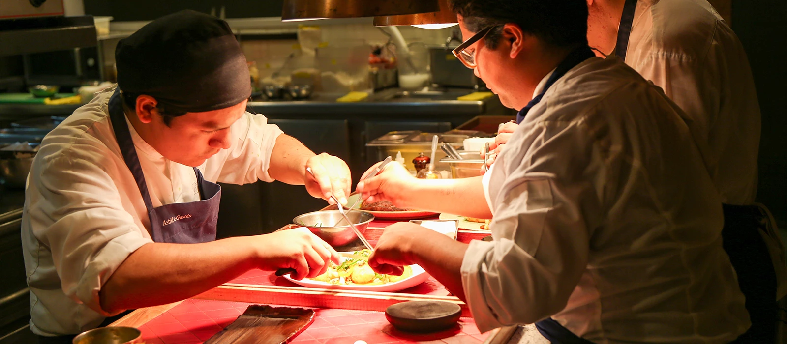 ¡Promociona tu negocio en Y Tú Qué Planes!