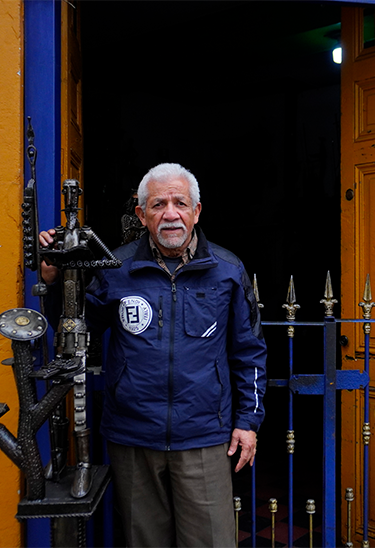 Taller de Artesanía Manos de Hierro